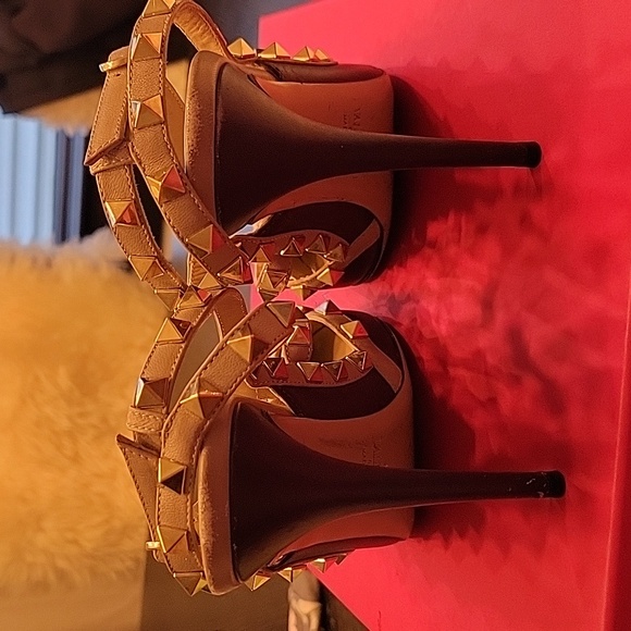 RARE Limited Edition Matte Purple VALENTINO Rock Stud Heels | Size 9 - Picture 12 of 12